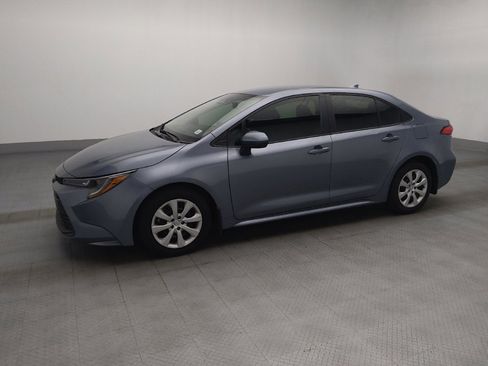 Used 2025 Toyota Corolla LE FWD image 2