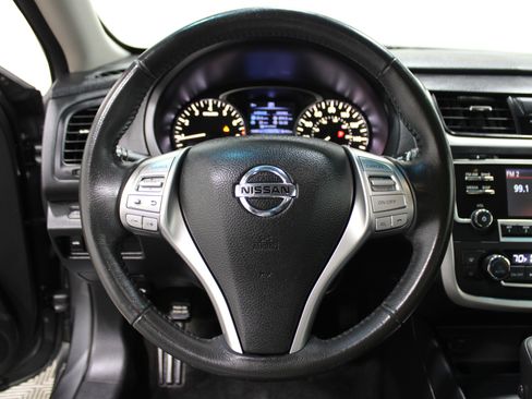 Used 2017 Nissan Altima 2.5 SV image 9