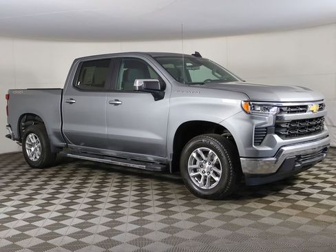 Used 2023 Chevrolet Silverado 1500 LT AWD/4WD image 2