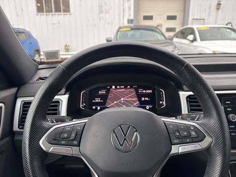 Used 2022 Volkswagen Atlas Cross Sport SEL R-Line image 12