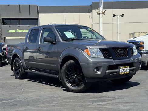 Used 2019 Nissan Frontier SV w/ Value Truck Package RWD image 2