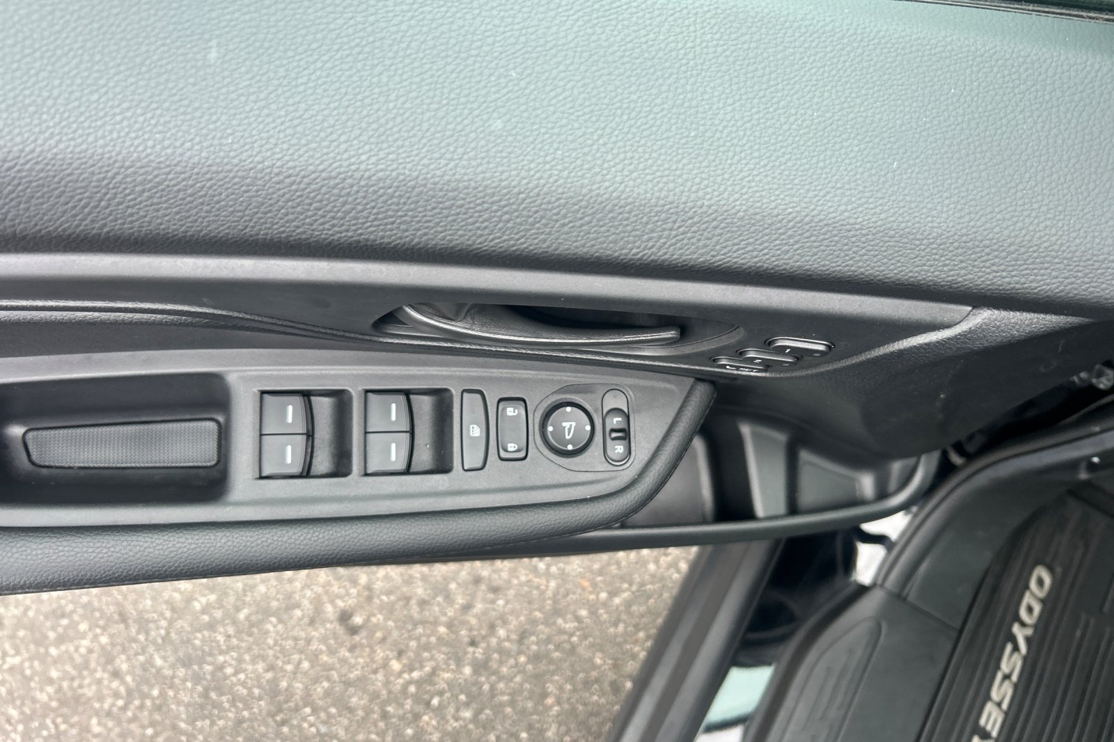 Used 2026 Honda Odyssey EX-L image 11