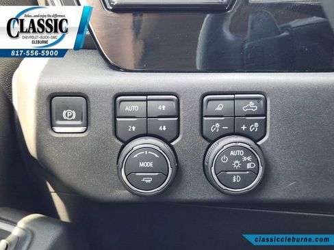 Used 2024 Chevrolet Silverado 1500 LT Trail Boss w/ LT Trail Boss Premium Package image 59