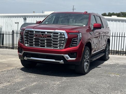 New 2026 GMC Yukon XL Denali w/ LPO, Floor Liner Package AWD/4WD image 9