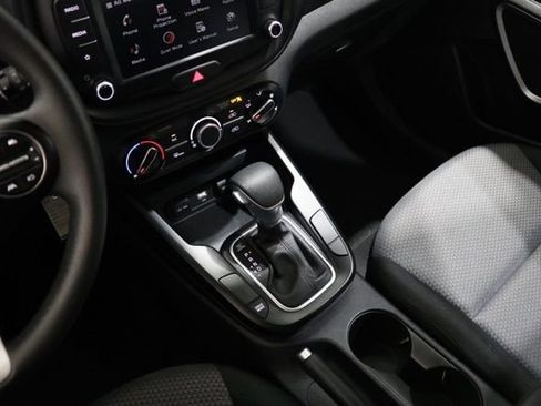 Used 2025 Kia Soul LX FWD image 29