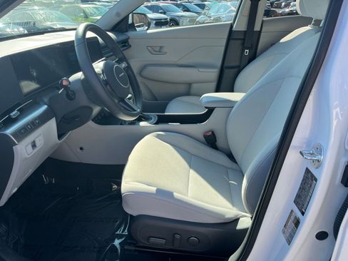 Used 2025 Hyundai Kona SEL image 21