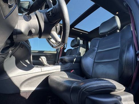 Used 2017 Jeep Grand Cherokee SRT image 25