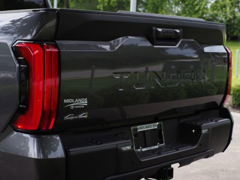 Used 2025 Toyota Tundra SR5 w/ SR5 Premium Package AWD/4WD image 31