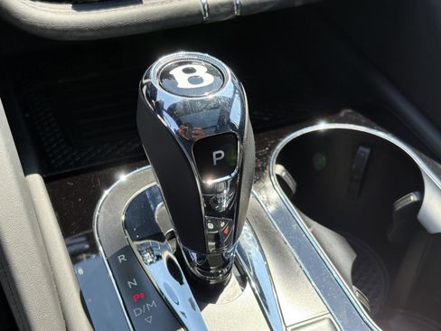 Used 2024 Bentley Bentayga image 33
