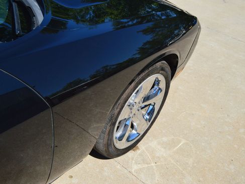 Used 2014 Dodge Challenger SXT Plus RWD image 10