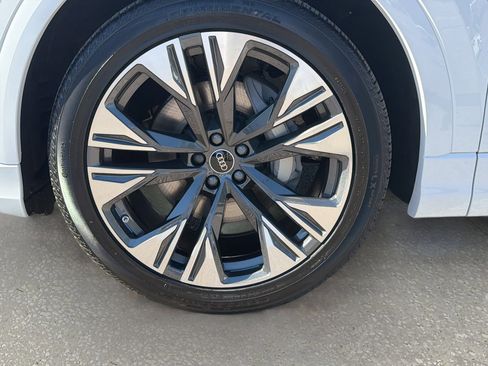 New 2026 Audi Q8 Premium Plus image 41