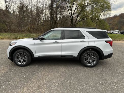 New 2026 Ford Explorer Active w/ Active Comfort Package image 9