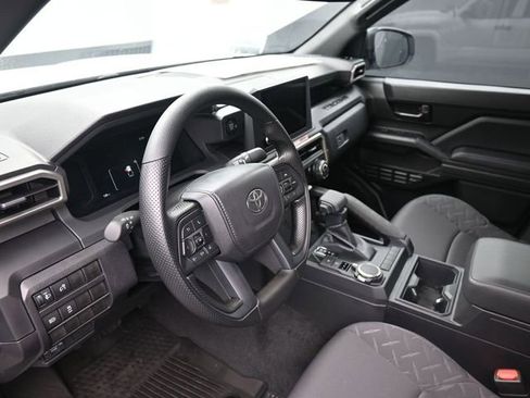 Used 2026 Toyota Tacoma SR AWD/4WD image 18