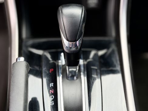 Used 2017 Honda Accord Sport image 21