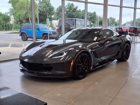 Used 2019 Chevrolet Corvette Z06 RWD image 2