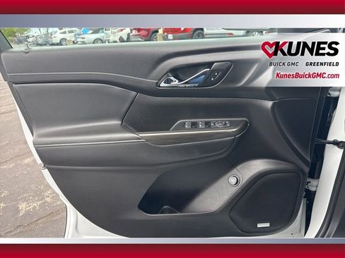 Used 2023 GMC Acadia SLT AWD/4WD image 30