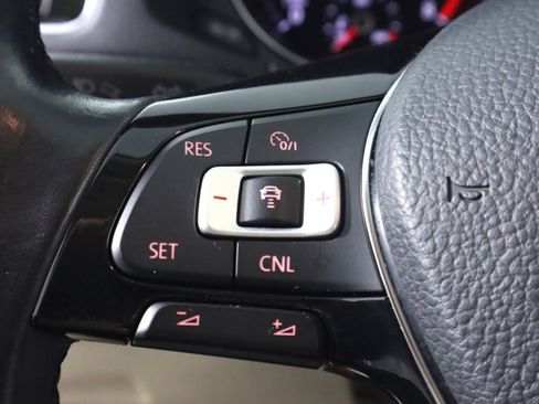 Used 2016 Volkswagen Passat 1.8T SE w/ Lighting Package image 12