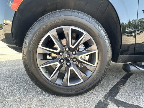 Used 2022 Chevrolet Tahoe Z71 w/ Luxury Package AWD/4WD image 14