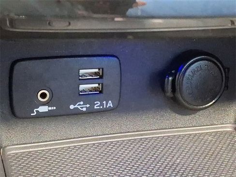 Certified 2023 Subaru Forester Premium image 27