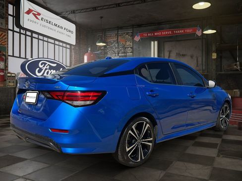 Used 2021 Nissan Sentra SR FWD image 6