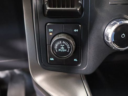 Used 2025 Ford F150 Lariat w/ Equipment Group 501A Mid AWD/4WD image 9
