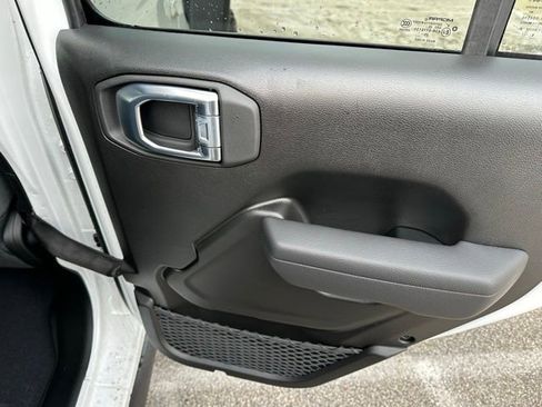 New 2026 Jeep Wrangler Unlimited Rubicon image 17