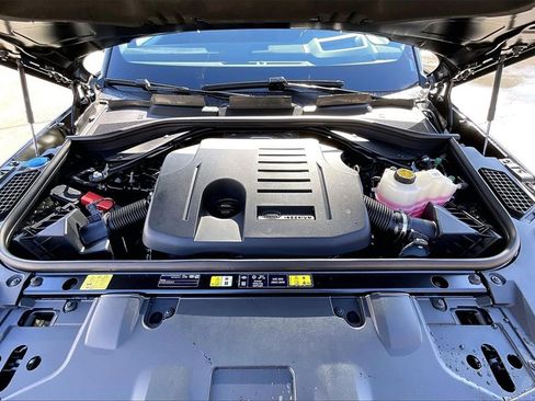 New 2026 Land Rover Range Rover SE image 12