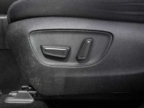 Used 2021 Toyota Highlander LE AWD/4WD image 14