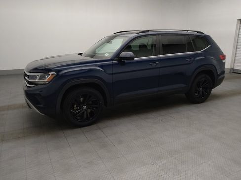 Used 2022 Volkswagen Atlas SE w/ Panoramic Sunroof Package FWD image 2