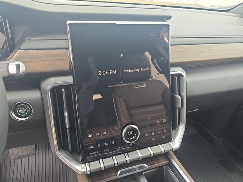 New 2026 GMC Acadia Denali Ultimate w/ LPO, Floor Liner Package image 21