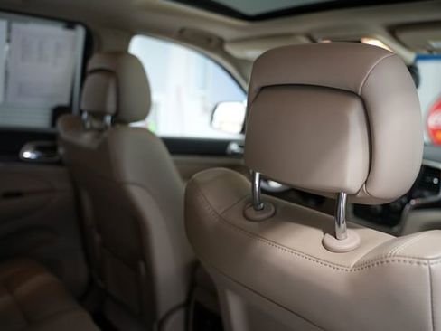 Used 2014 Jeep Grand Cherokee Limited image 19