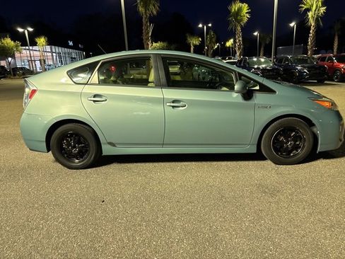 Used 2014 Toyota Prius Four image 4