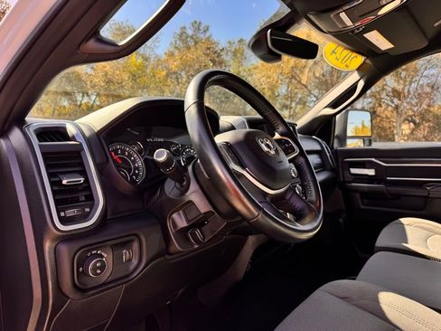 Used 2024 RAM 2500 Big Horn AWD/4WD image 34