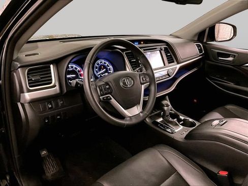 Used 2016 Toyota Highlander Limited AWD/4WD image 12