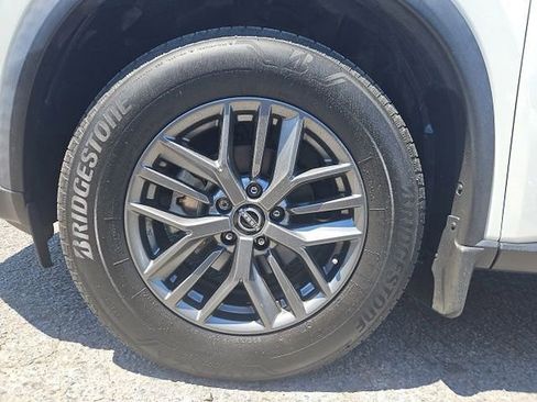 Certified 2023 Nissan Rogue S FWD image 3