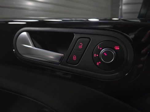 Used 2018 Volkswagen Beetle 2.0T S image 30