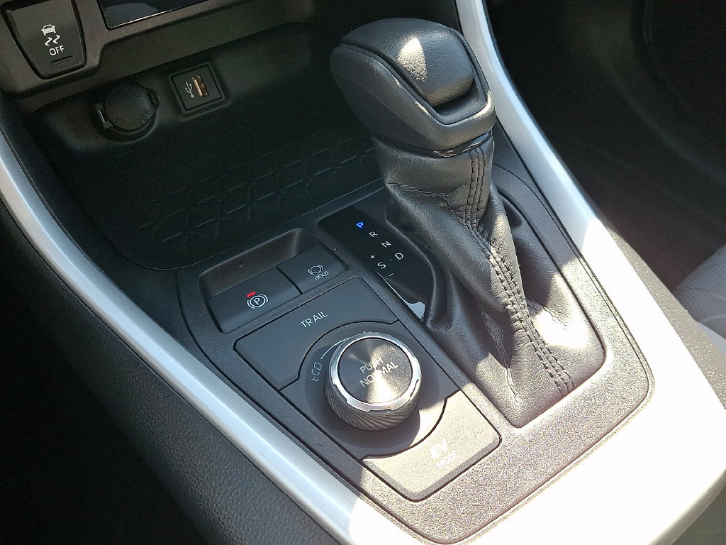 Used 2023 Toyota RAV4 XLE w/ Convenience Package AWD/4WD image 16