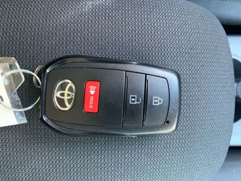 Used 2026 Toyota Corolla Cross LE FWD image 7