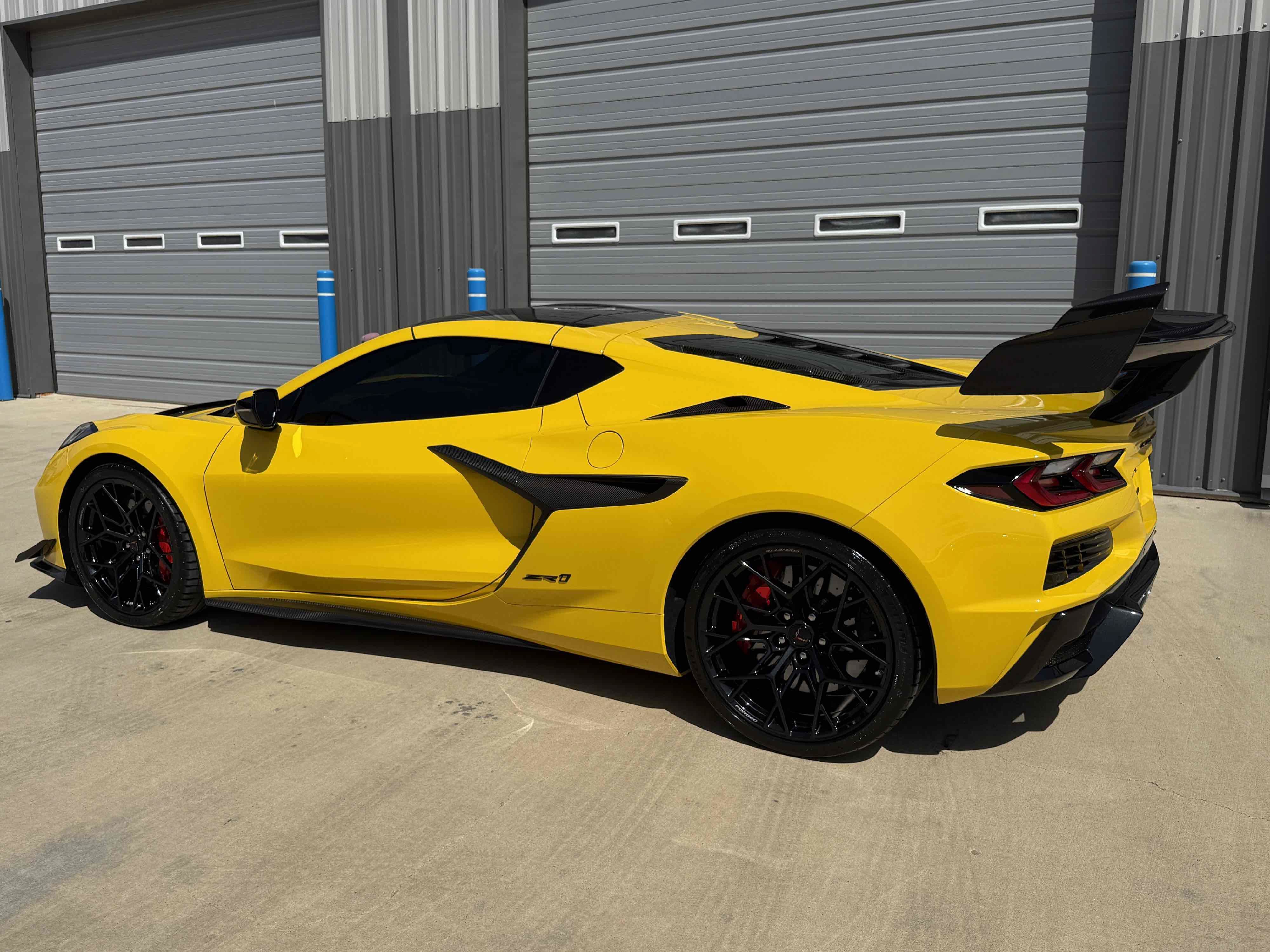 Used 2026 Chevrolet Corvette ZR1 w/ ZR1 Carbon Fiber Aero Package RWD image 31