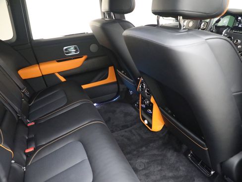 New 2026 Rolls-Royce Cullinan image 25