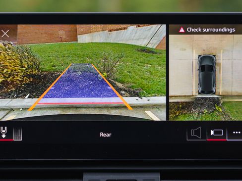 Used 2023 Audi SQ5 Premium Plus w/ Premium Plus Package image 16