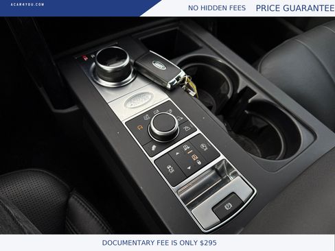 Used 2019 Land Rover Discovery SE image 17