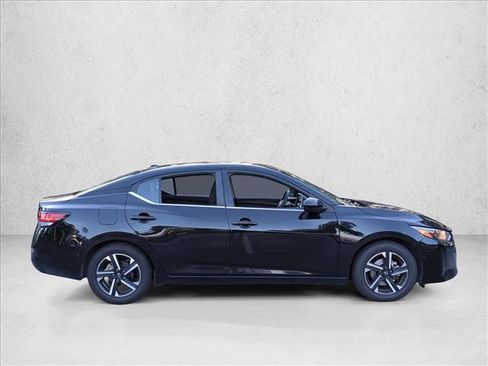 Used 2024 Nissan Sentra SV FWD image 4