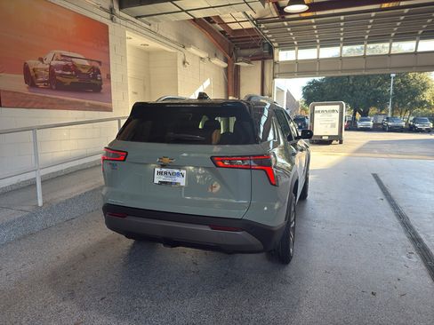 New 2026 Chevrolet Equinox LT w/ Convenience Package II image 3