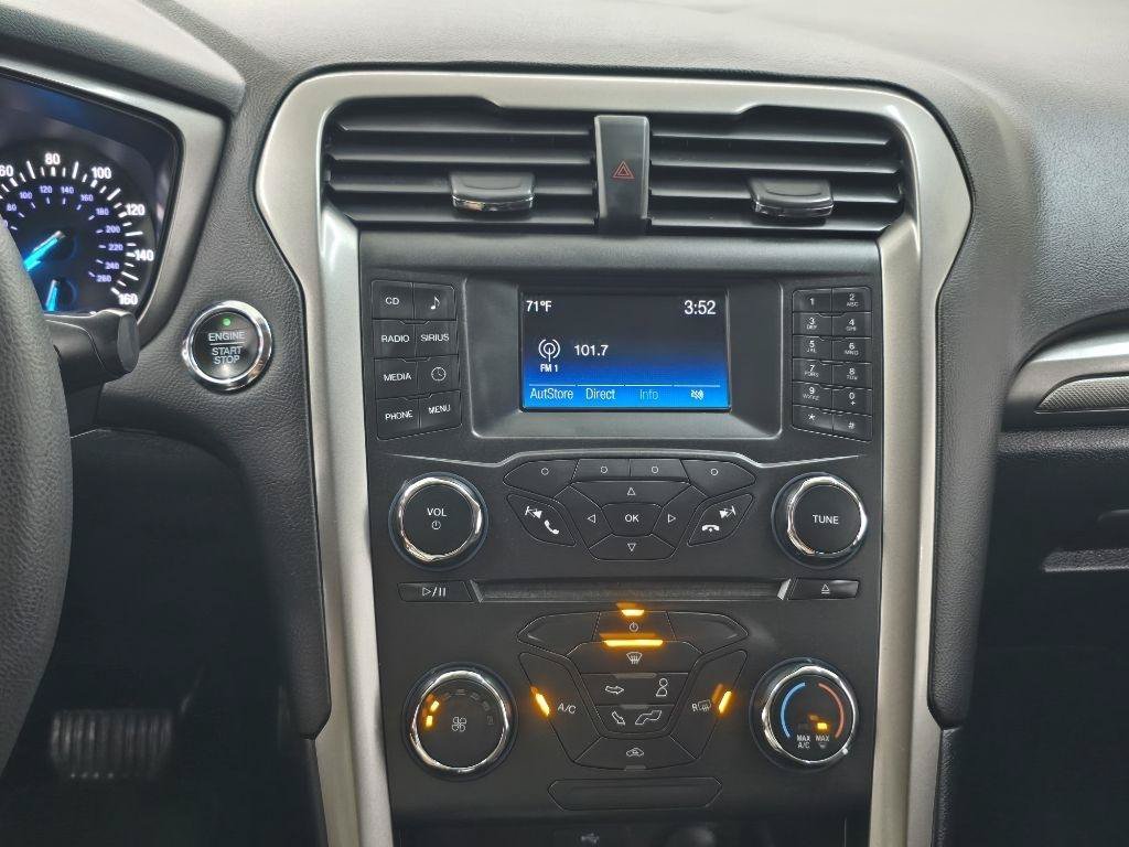 Used 2018 Ford Fusion SE FWD image 24