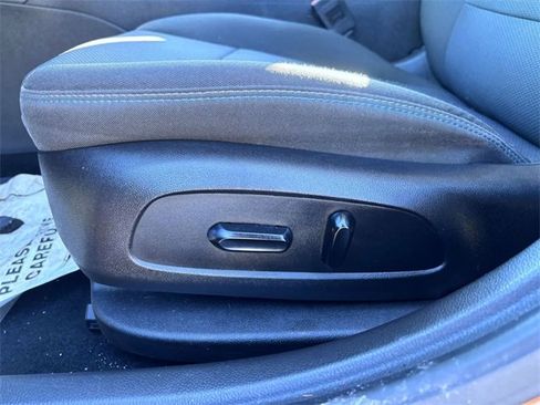 Used 2017 Chevrolet Cruze LT w/ Convenience Package image 11