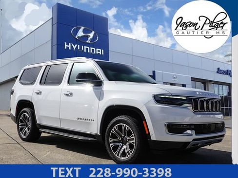Used 2024 Jeep Wagoneer Series II w/ Flexible Seating Group RWD image 1