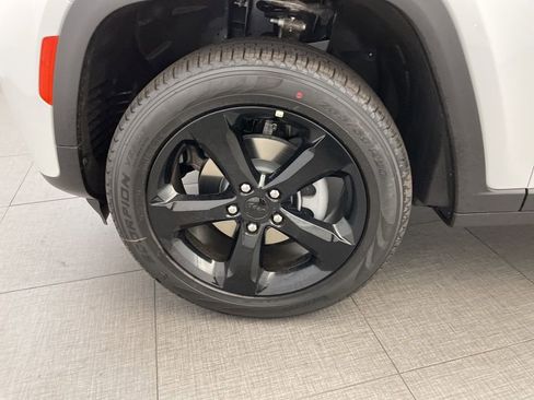 New 2026 Jeep Grand Cherokee Limited image 8