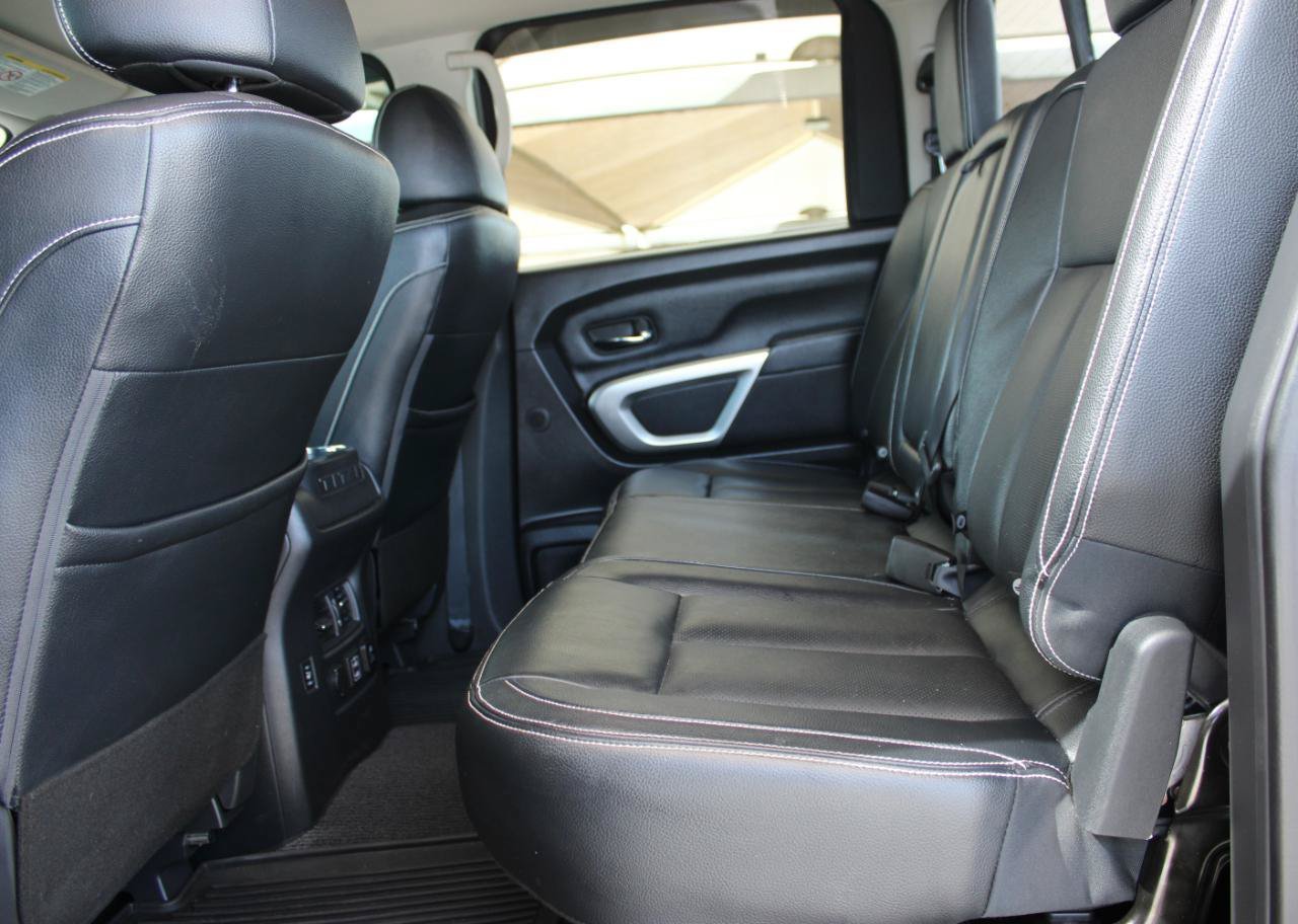 Used 2019 Nissan Titan PRO-4X w/ Pro-4x Convenience Package AWD/4WD image 14