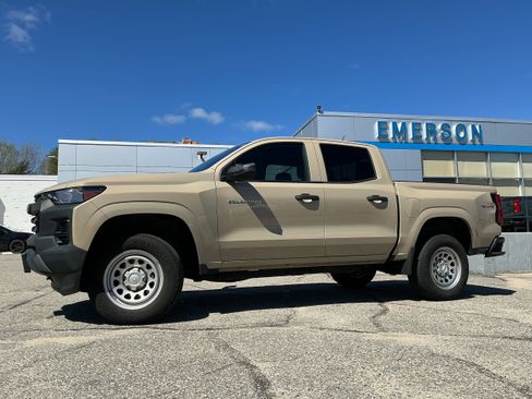 Used 2023 Chevrolet Colorado W/T w/ WT Convenience Package AWD/4WD image 5